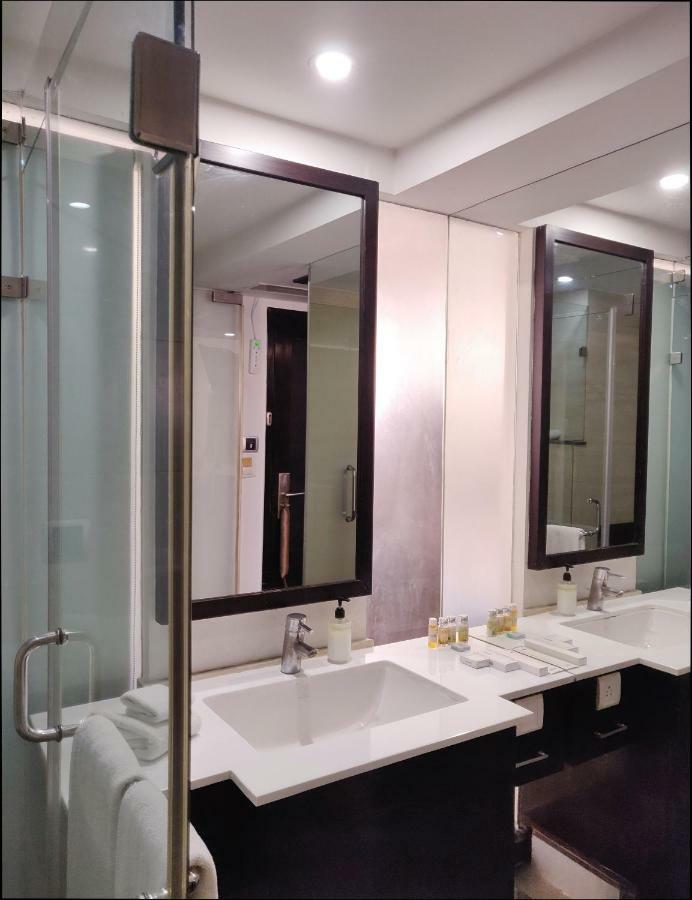 Virohaa Hotel New Delhi Eksteriør billede